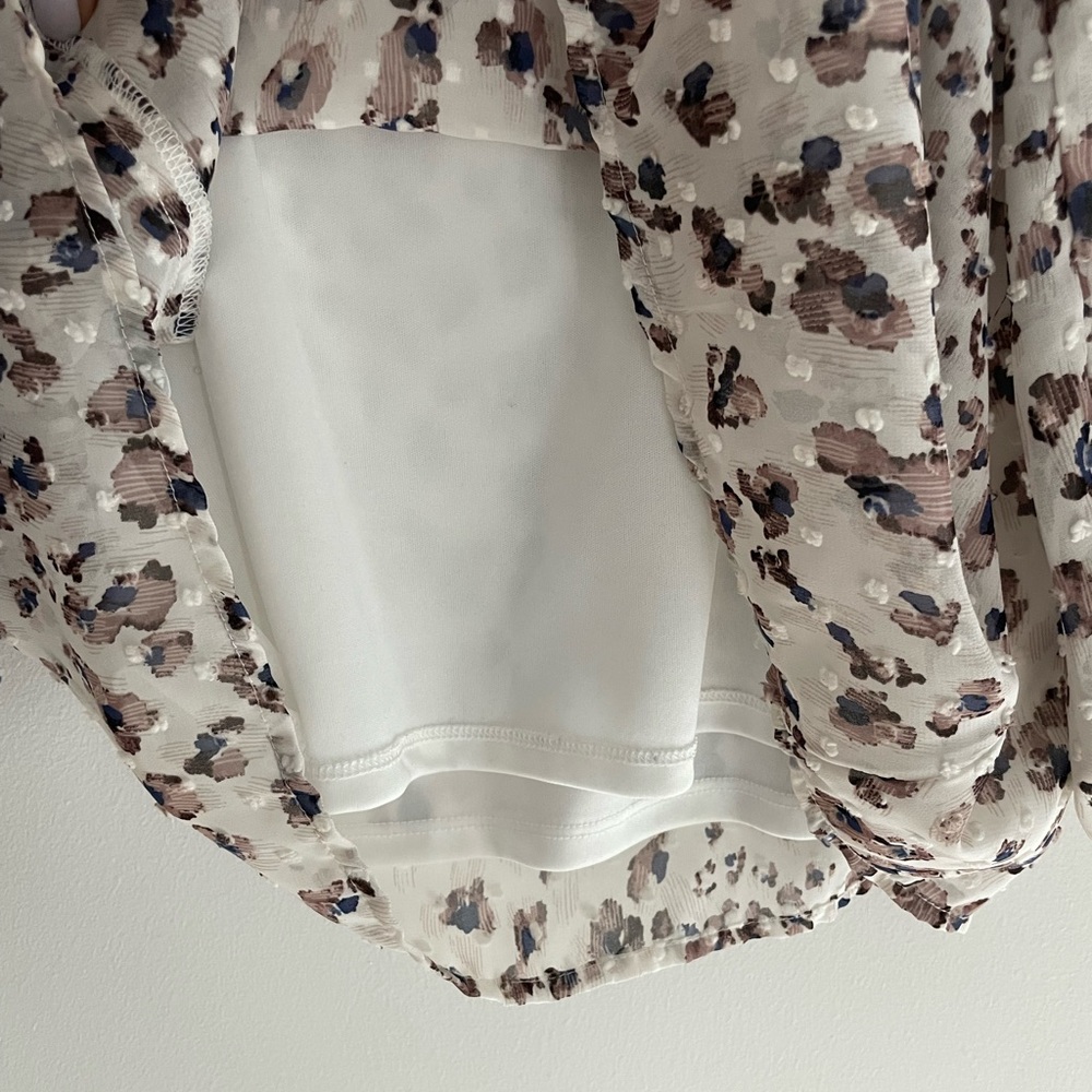 Gilli Cheetah Print Blouse Size: Large - image 4